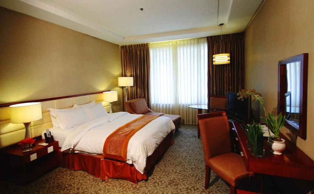 The Avenue Plaza Hotel Naga  Eksteriør bilde
