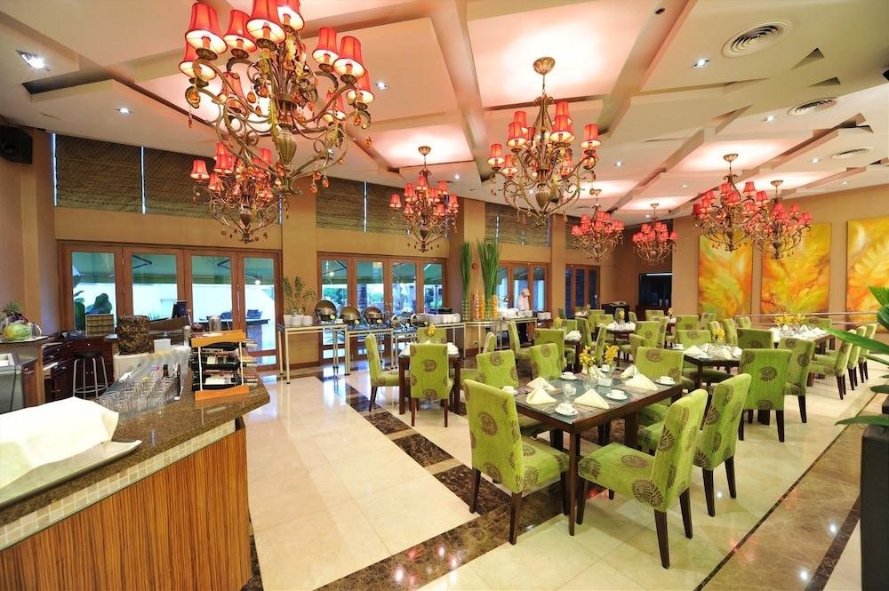 The Avenue Plaza Hotel Naga  Eksteriør bilde
