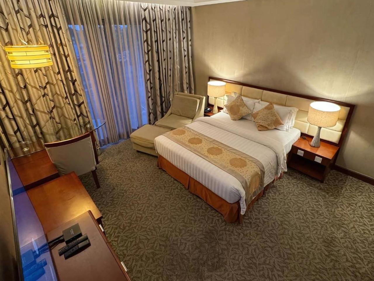 The Avenue Plaza Hotel Naga  Eksteriør bilde
