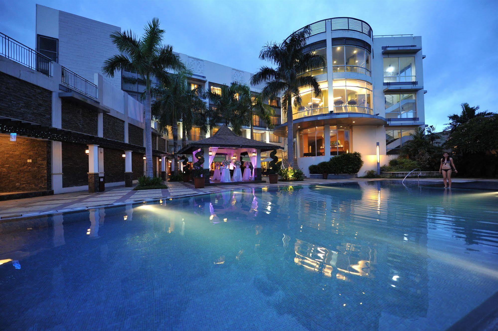 The Avenue Plaza Hotel Naga  Eksteriør bilde