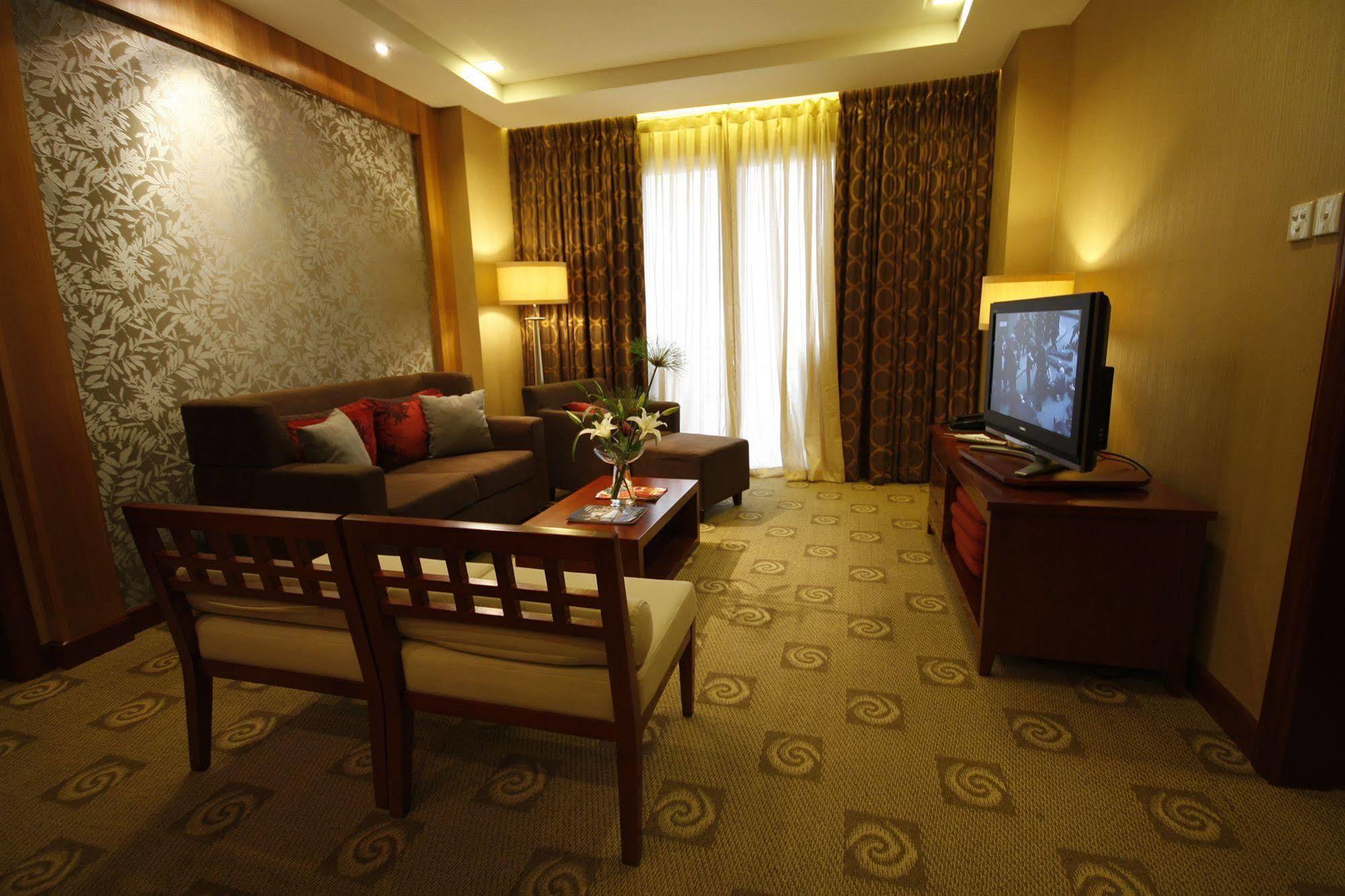 The Avenue Plaza Hotel Naga  Eksteriør bilde